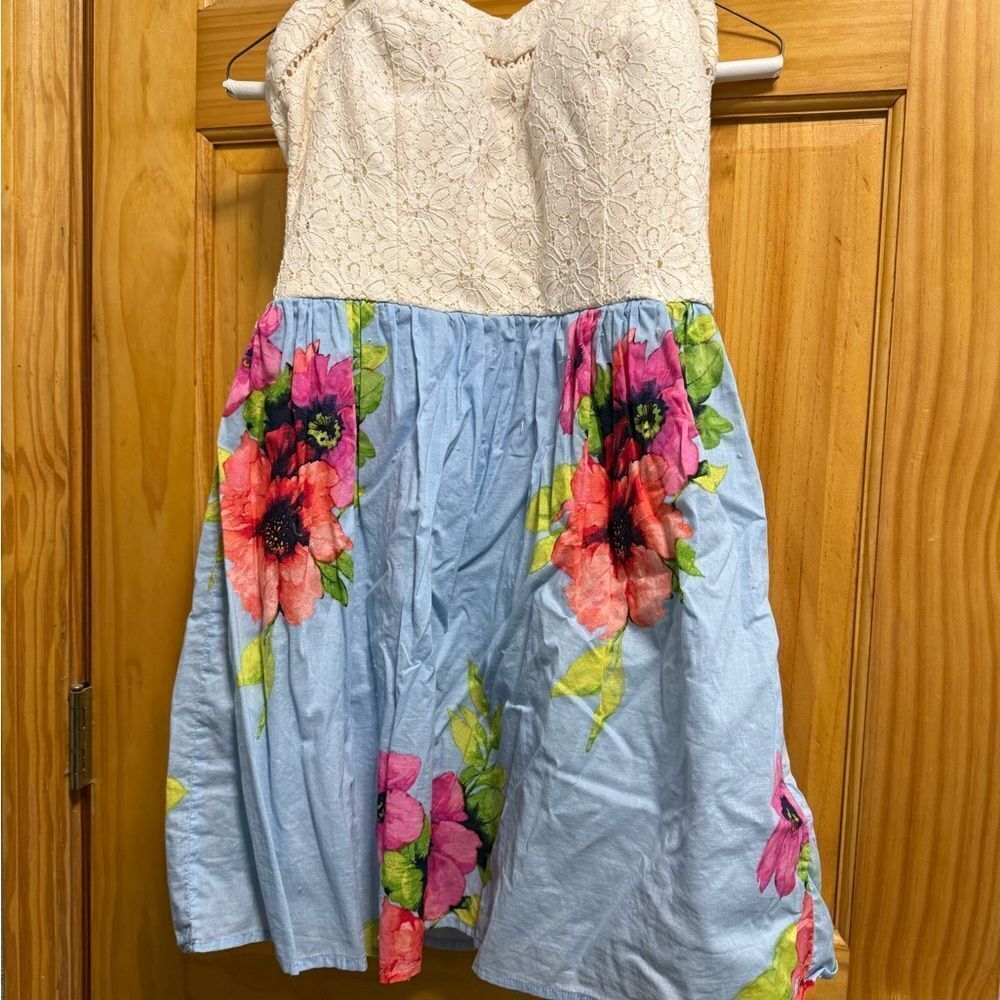 City Triangles size 9 juniors Floral Strapless Dress with Lace Bodice